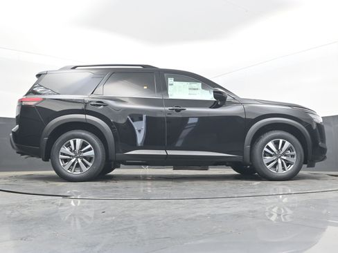 New 2026 Nissan Pathfinder SL FWD image 30