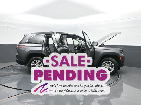 Used 2023 Jeep Grand Cherokee Limited image 49