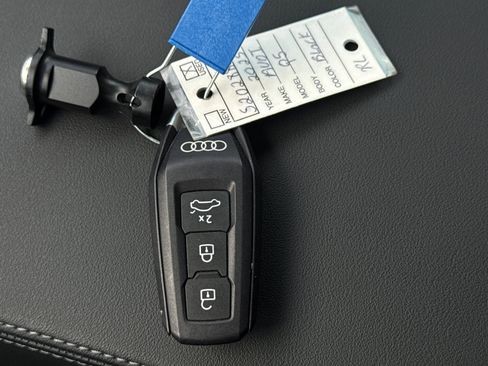 Used 2025 Audi Q5 Premium w/ 19" Wheel Package image 25