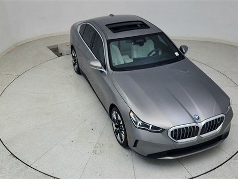 Used 2025 BMW i5 xDrive40 image 80