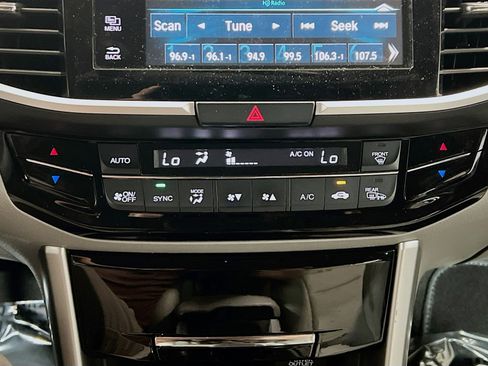 Used 2016 Honda Accord EX image 11