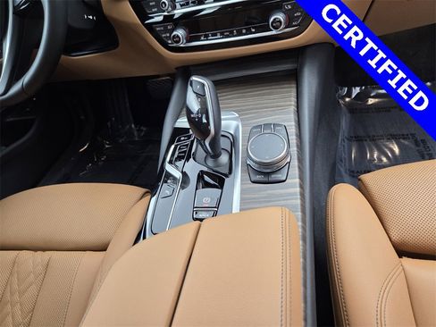 Certified 2023 BMW 530e w/ Premium Package image 17