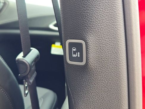 New 2026 Chrysler Pacifica Select image 13