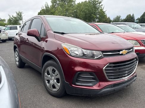 Used 2017 Chevrolet Trax LS FWD image 3