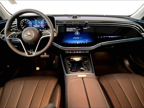 New 2026 Mercedes-Benz E 350 4MATIC Sedan image 8