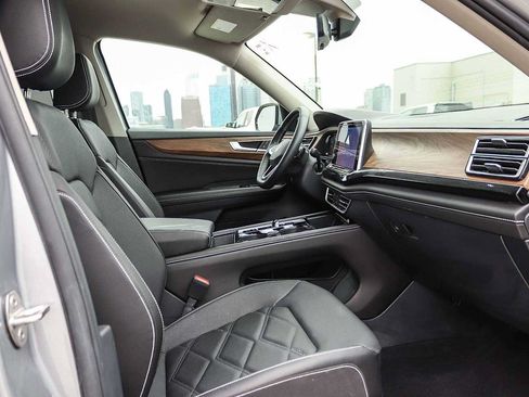 Certified 2026 Volkswagen Atlas SE FWD image 15