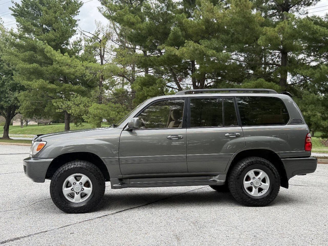 Used 2000 Toyota Land Cruiser AWD/4WD image 11