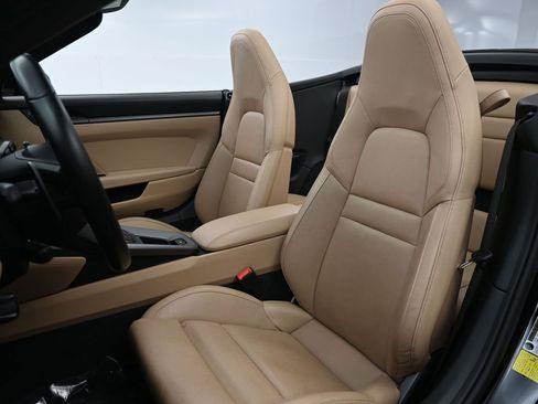 Certified 2022 Porsche 911 Carrera image 5