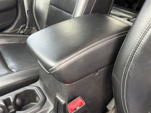 Used 2018 Jeep Wrangler Unlimited Sahara image 17