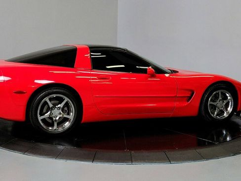 Used 2002 Chevrolet Corvette Coupe w/ Preferred Equipment Group2 image 7