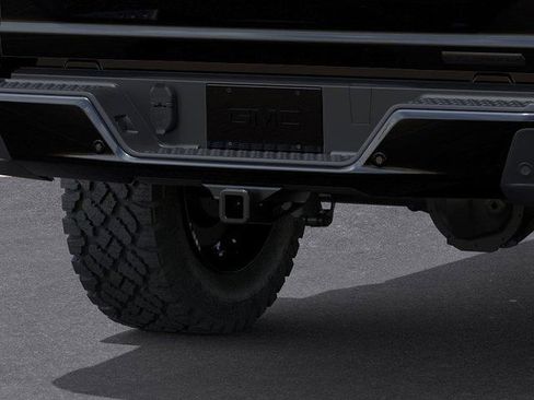New 2026 GMC Canyon Elevation w/ LPO, Black Badging Package RWD image 14