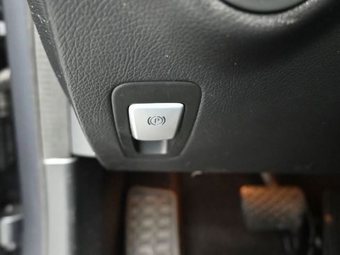 Used 2016 Mercedes-Benz C 300 4MATIC Sedan image 27