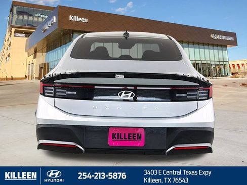 Used 2025 Hyundai Sonata SE FWD image 8