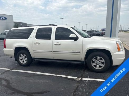 Used 2014 GMC Yukon XL SLT w/ SLT-2 Equipment Package AWD/4WD image 9