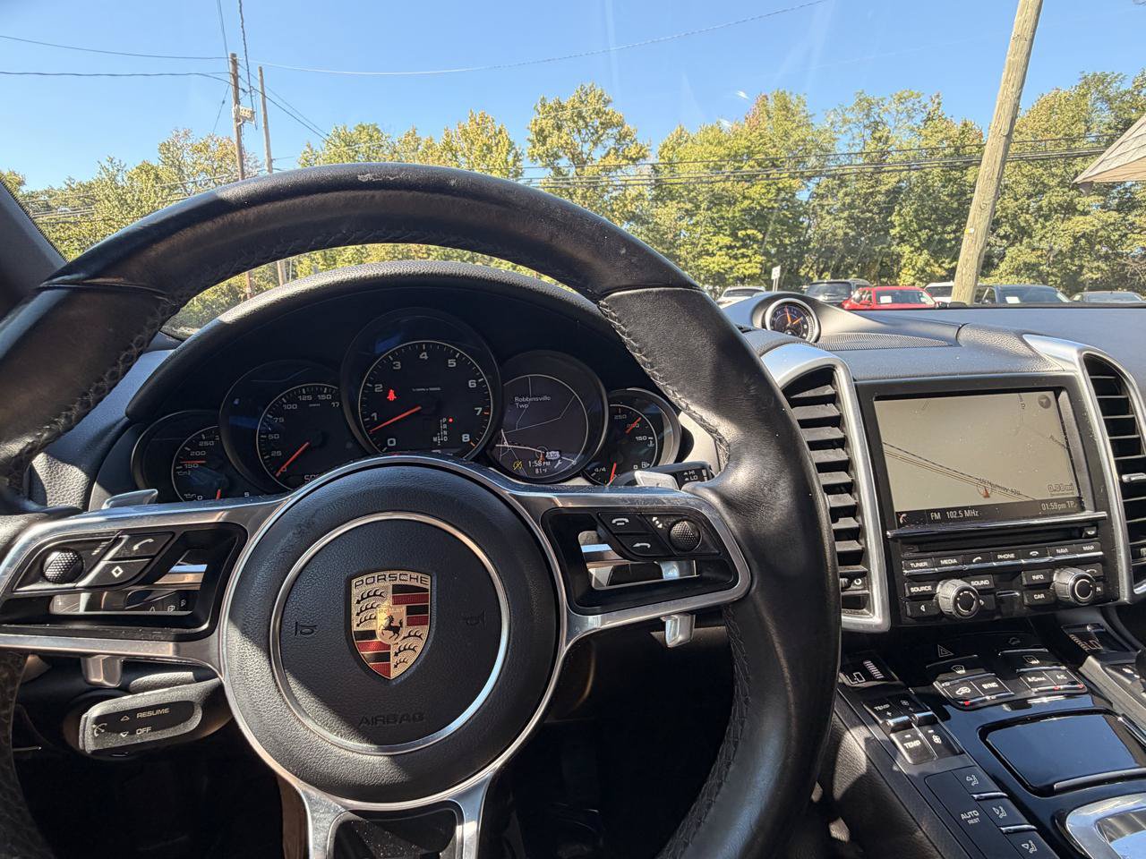 Used 2016 Porsche Cayenne w/ Premium Package AWD/4WD image 26
