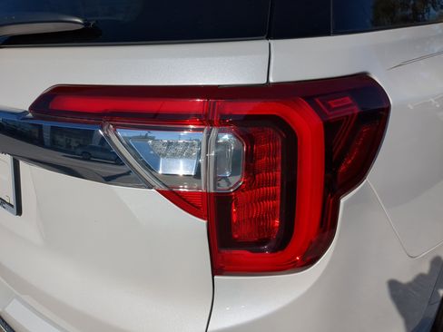 Certified 2023 GMC Acadia Denali w/ Denali Ultimate Package image 9