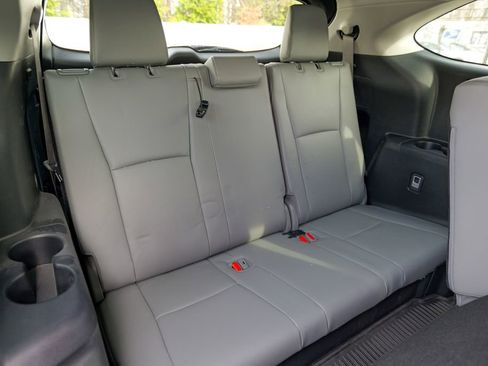 Used 2023 Toyota Highlander XLE image 34