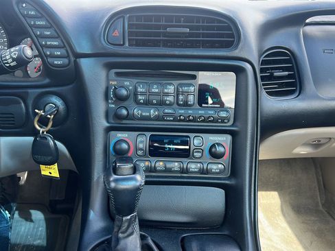 Used 2000 Chevrolet Corvette Coupe w/ Memory Pkg RWD image 21