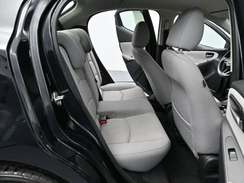 Used 2020 Toyota Yaris LE image 29