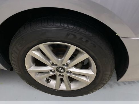 Used 2017 Hyundai Sonata SE w/ Cargo Package FWD image 18