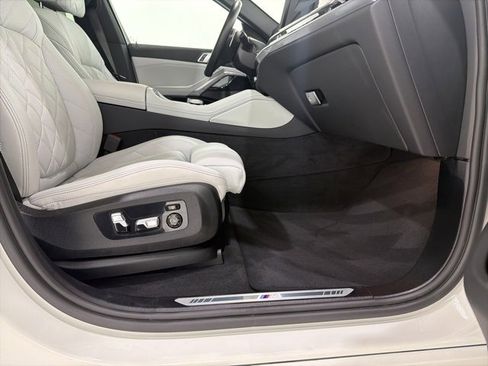 Certified 2024 BMW X6 xDrive40i w/ Executive Package image 20