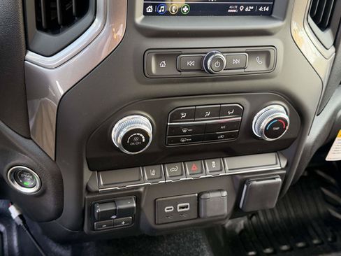 Used 2025 GMC Sierra 2500 Pro AWD/4WD image 12