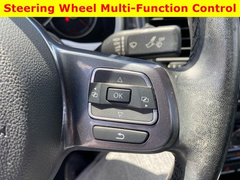 Used 2019 Volkswagen Beetle 2.0T SE FWD image 21