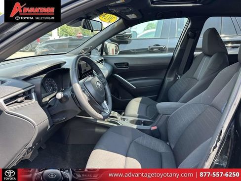 Used 2024 Toyota Corolla Cross AWD Hybrid w/ Moonroof Package image 18