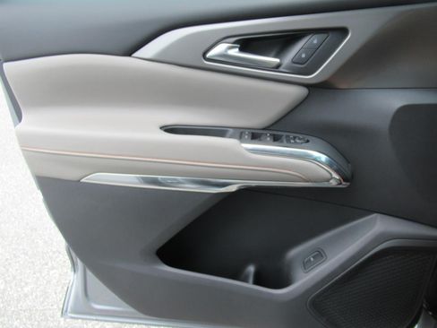 Used 2026 Chevrolet Traverse LT FWD image 20