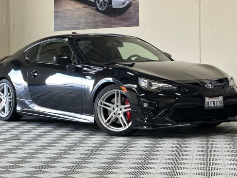 Used 2019 Toyota 86 image 2