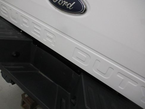 Used 2015 Ford F250 XL w/ Power Equipment Group image 11