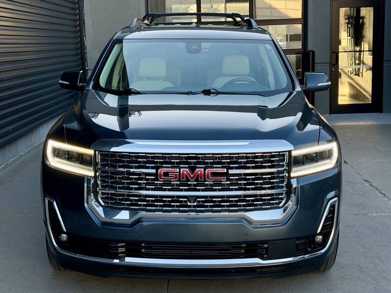 Used 2020 GMC Acadia Denali w/ Trailering Package AWD/4WD image 4