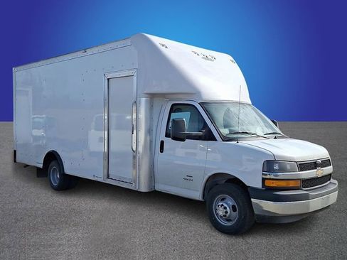 New 2025 Chevrolet Express 4500 Extended w/ Power Convenience Package RWD image 2