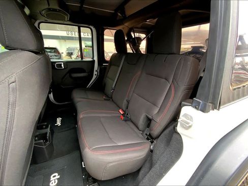 Used 2023 Jeep Wrangler Unlimited Rubicon AWD/4WD image 19