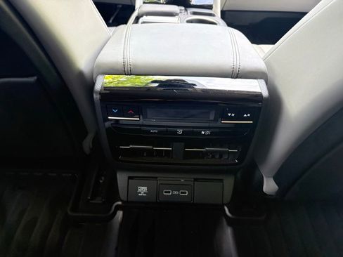 Used 2023 Acura MDX SH-AWD w/ Technology Package image 14