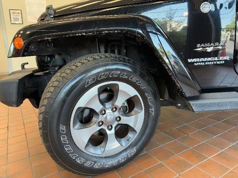 Used 2016 Jeep Wrangler Unlimited Sahara w/ Max Tow Package AWD/4WD image 16