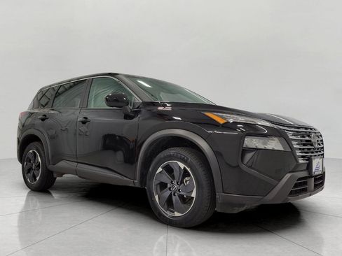 Used 2025 Nissan Rogue SV image 1