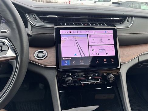 Used 2025 Jeep Grand Cherokee L Summit image 26