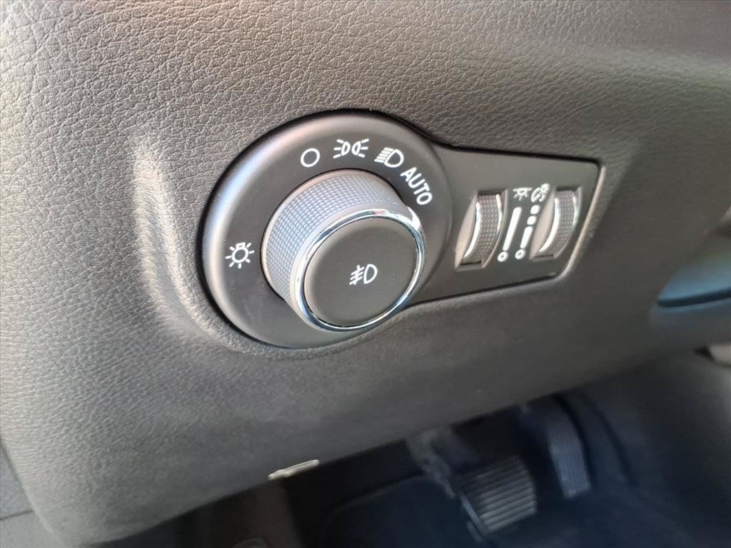 Used 2024 Jeep Compass Latitude AWD/4WD image 22