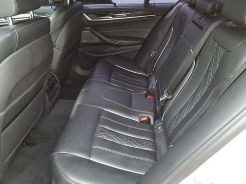 Used 2018 BMW M550i xDrive image 13