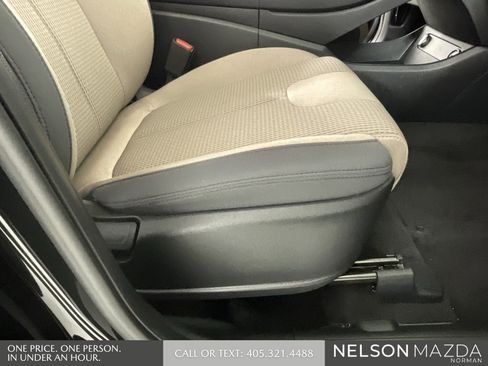 Used 2023 Hyundai Santa Fe SE image 28