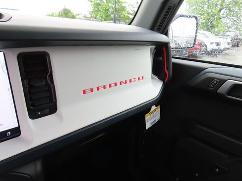 New 2026 Ford Bronco Heritage Edition AWD/4WD image 10