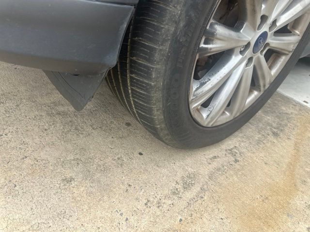 Used 2017 Ford Escape Titanium FWD image 2