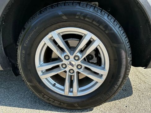 Used 2020 Ford Explorer XLT w/ Comfort Package image 13