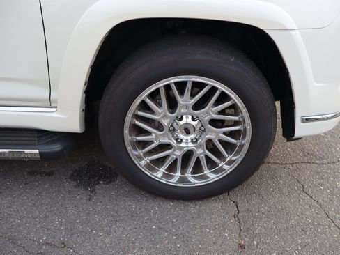 Used 2023 Toyota 4Runner Limited AWD/4WD image 41