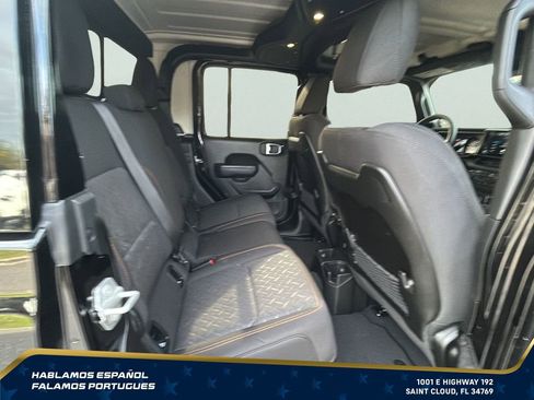 Used 2025 Jeep Gladiator Mojave w/ Safety Group AWD/4WD image 28
