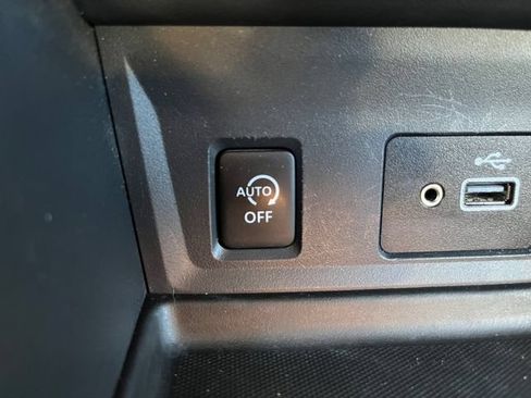 Certified 2025 Nissan Sentra S FWD image 28