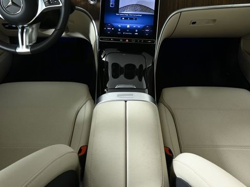 Certified 2025 Mercedes-Benz C 300 4MATIC Sedan image 21