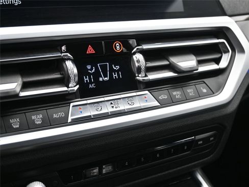 Used 2019 BMW 330i xDrive Sedan w/ Driving Assistance Package image 6