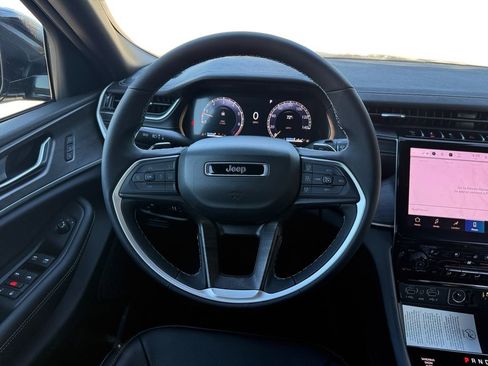 New 2025 Jeep Grand Cherokee L Limited w/ Luxury Tech Group II image 12